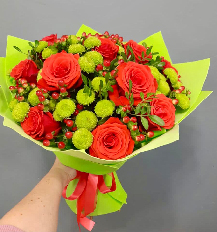 Букет цветов из: Хризантемы и Розы в Баклашах