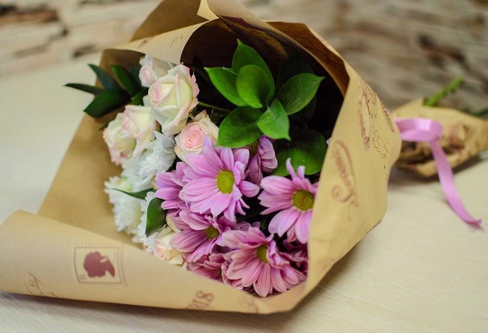 Букет цветов из: Розы и Хризантемы в Баклашах