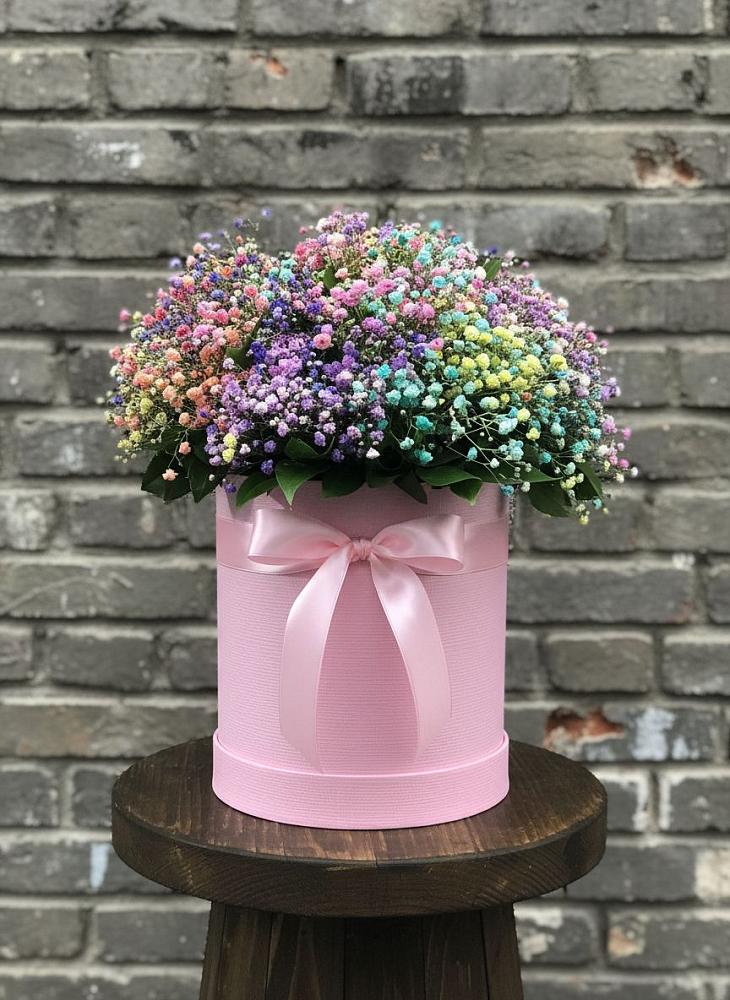 Цветочная композиция из Гипсофила и Розы в шляпной коробке в Баклашах
