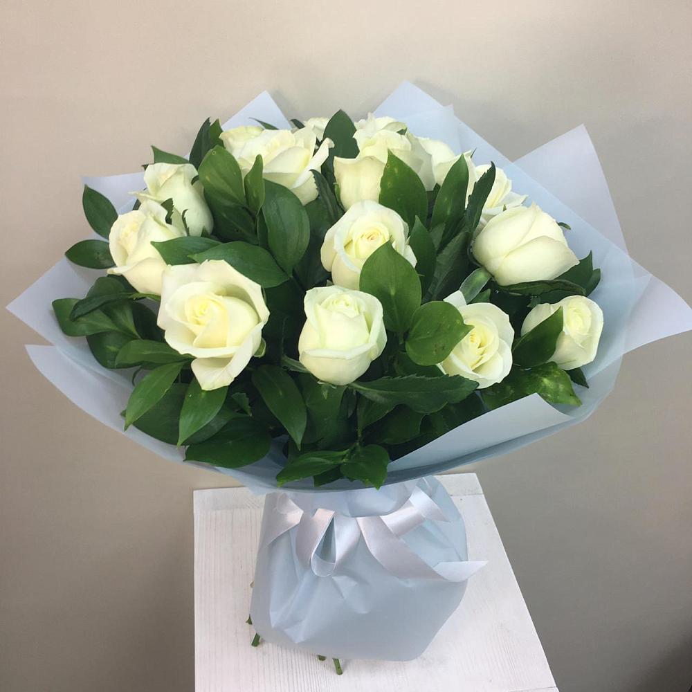 Букет 15 Белых роз Проуд в Баклашах