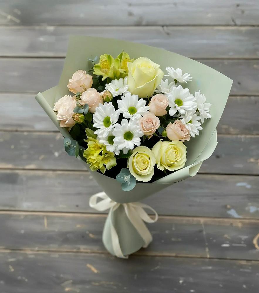 Букет цветов из: Альстромерии, Розы и Хризантемы в Баклашах