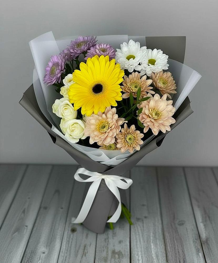 Букет цветов из: Розы, Герберы и Хризантемы в Баклашах