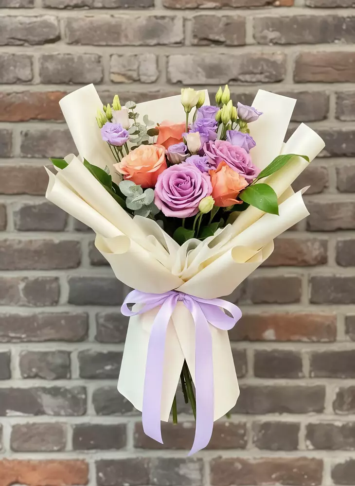 Букет цветов из: Лизиантусы и Розы в Баклашах