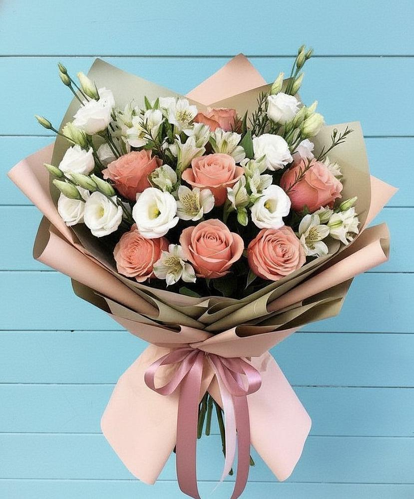 Букет цветов из: Розы, Альстромерии и Лизиантусы в Баклашах