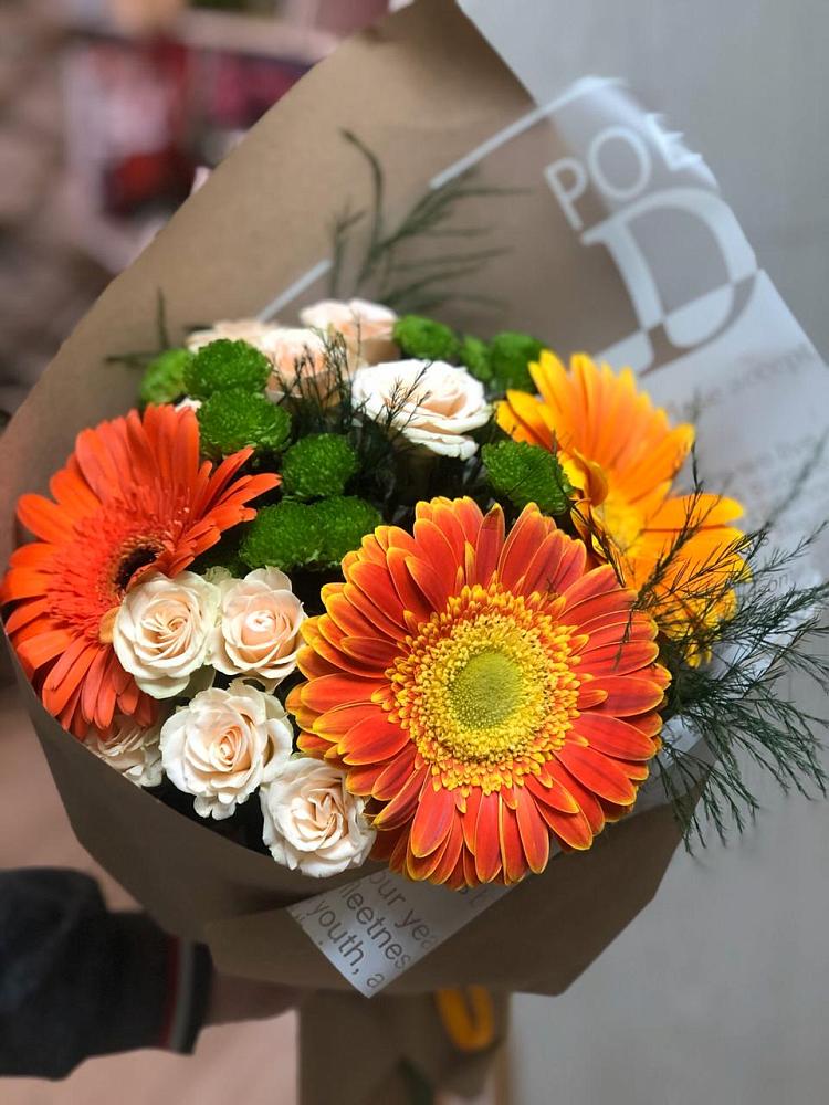 Букет цветов из: Герберы, Хризантемы и Розы в Баклашах