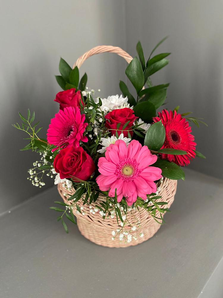 Цветочная композиция из Розы, Хризантемы и Герберы в корзине в Баклашах