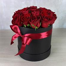 Цветочная композиция из Розы в шляпной коробке в Баклашах