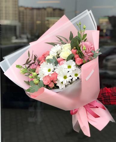 Букет цветов из: Розы, Лизиантусы и Хризантемы в Баклашах