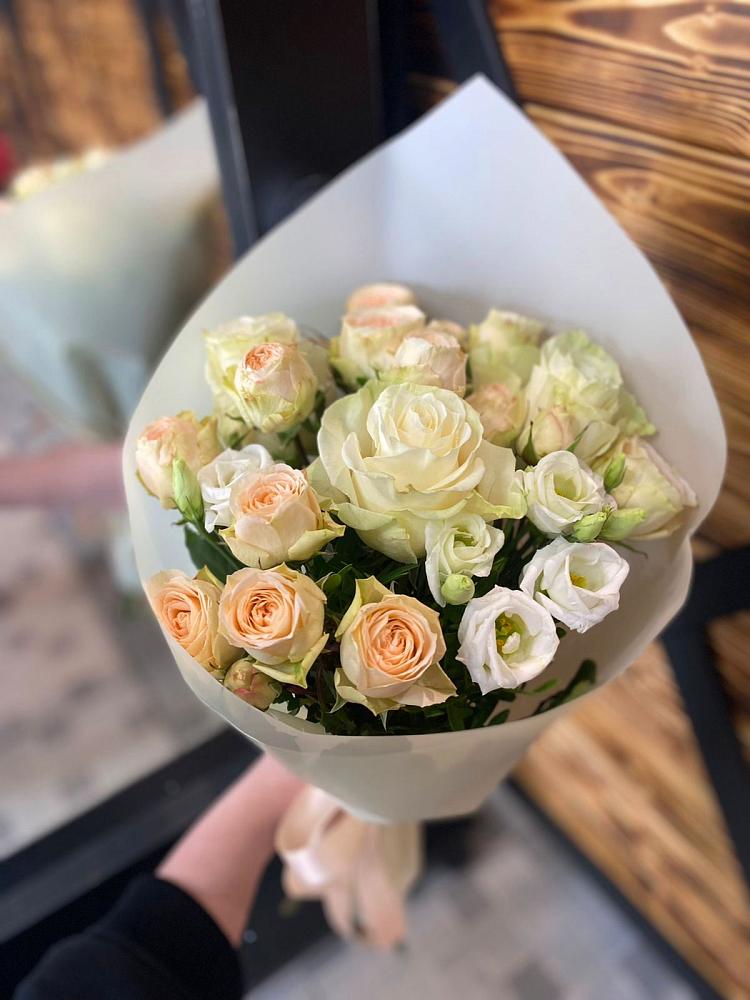 Букет цветов из: Розы и Лизиантусы в Баклашах